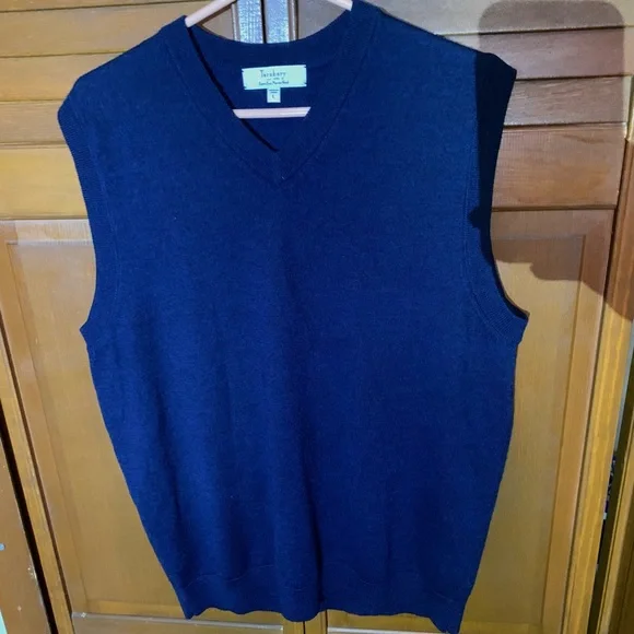 Turnbury Merino Wool Sweater Vest - Picture 2 of 4